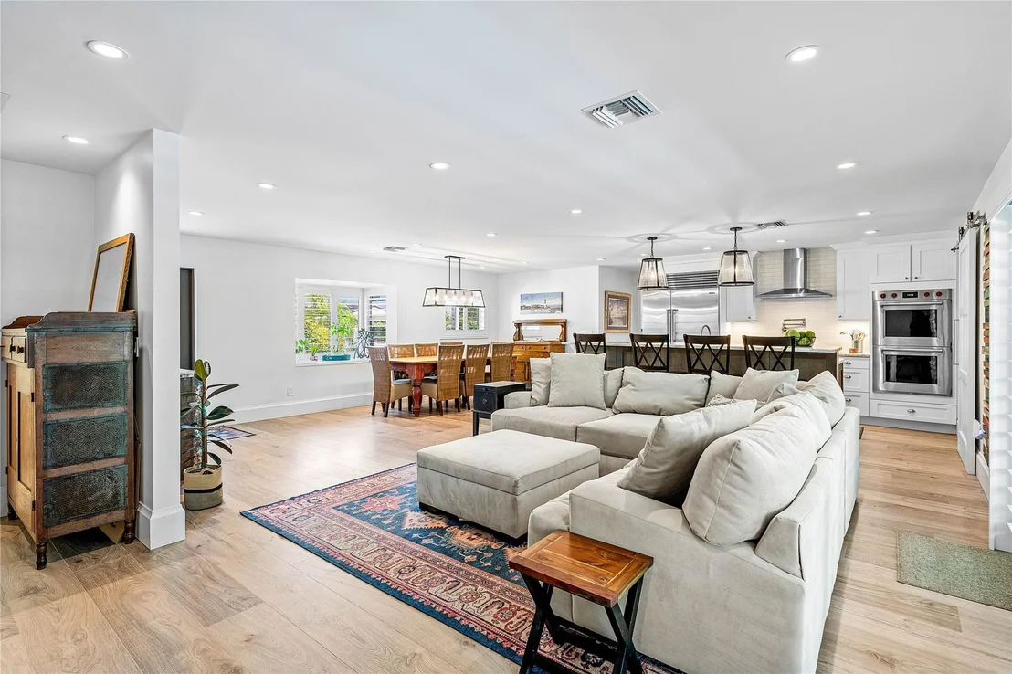 Photo of 2530 NE 48th Street