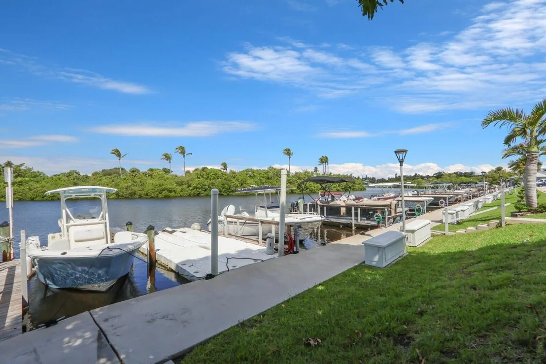 Photo of Unit 117 at 400 N A1a 117