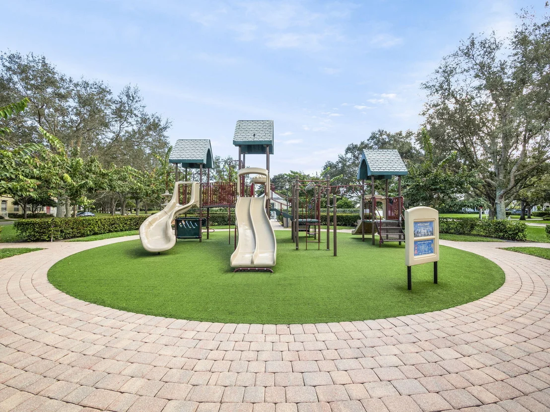 Photo of 192 Barbados Drive
