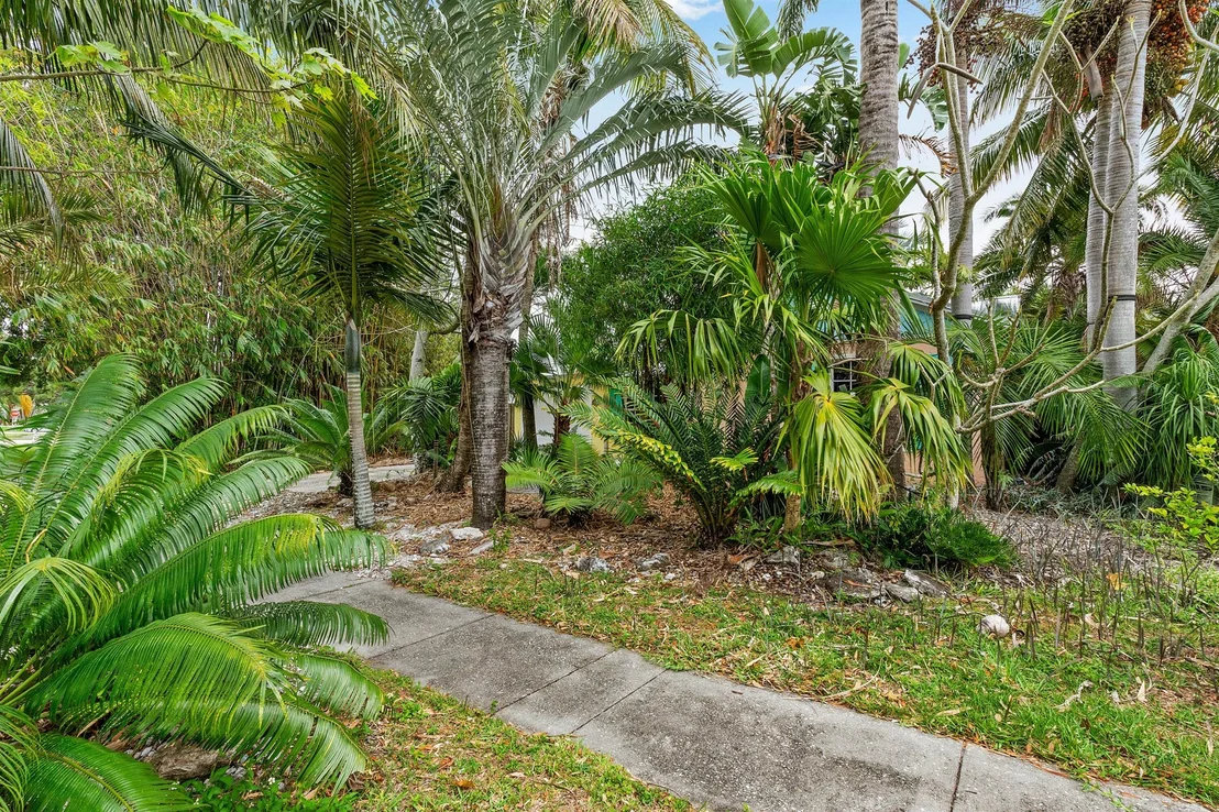 Photo of 165 Lakeside Drive
