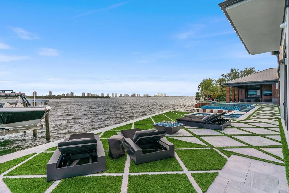 Photo of 712 Lakeside Circle