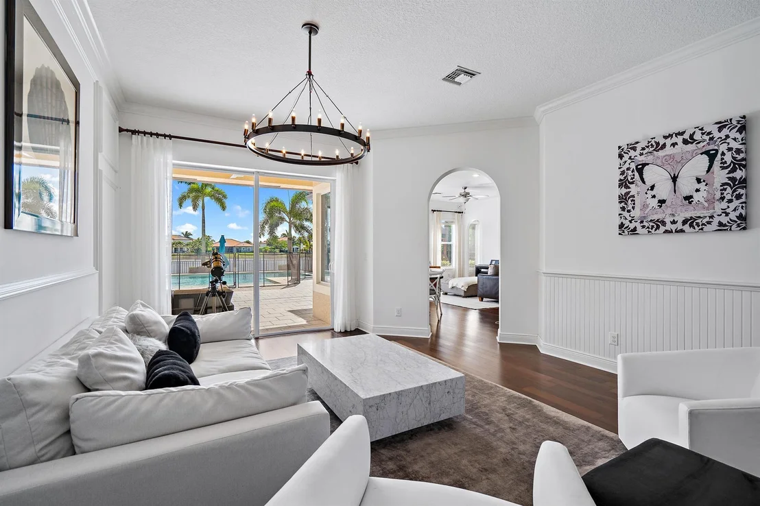 Photo of 112 Manor Circle