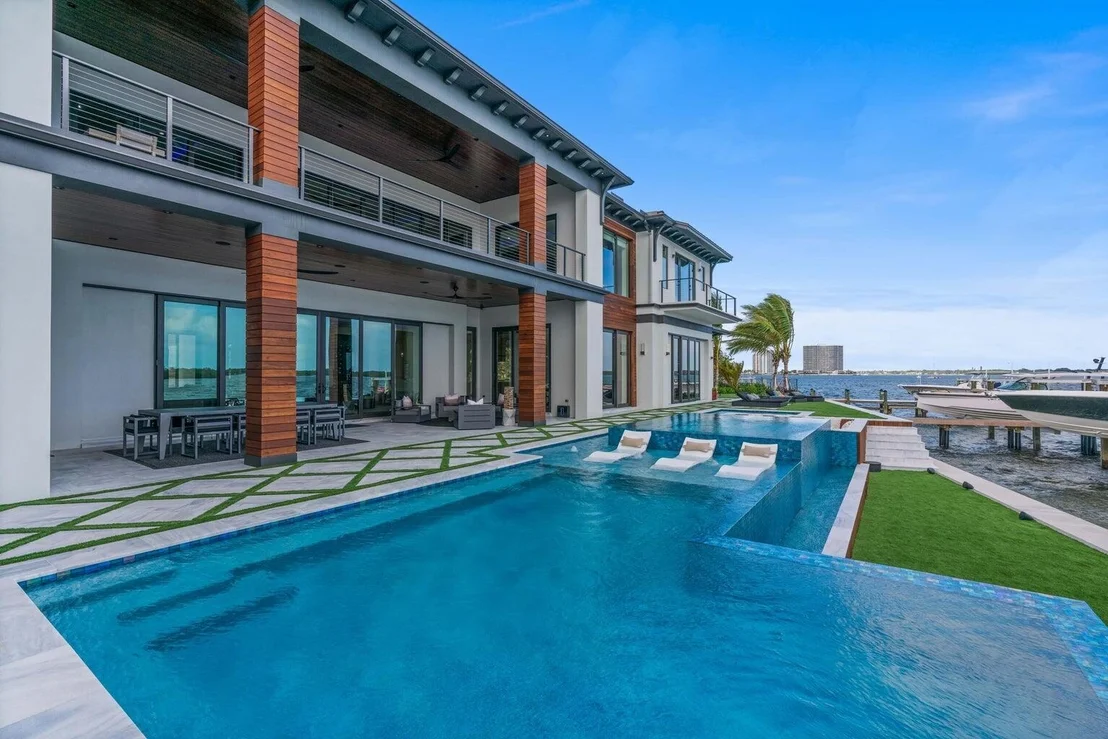 Photo of 712 Lakeside Circle