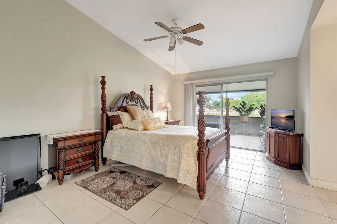 Photo of 9873 Robins Nest Road