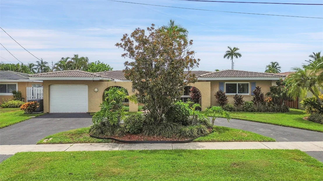 Photo of 920 SE 4th Avenue
