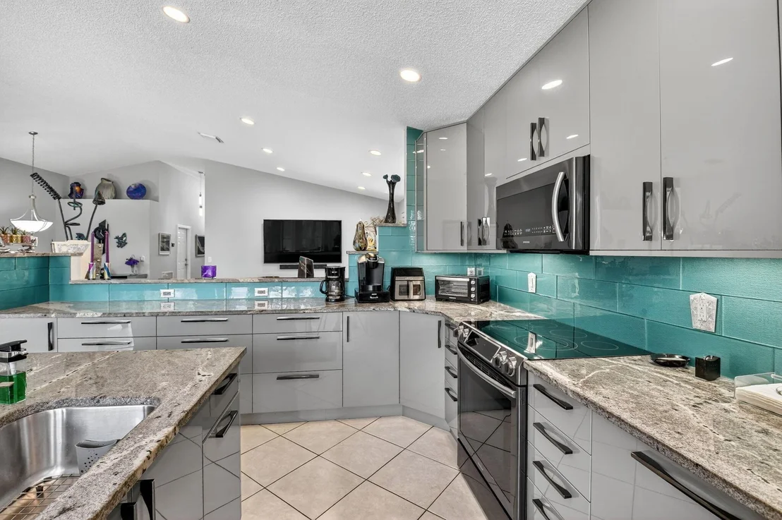Photo of 7844 Ambleside Way