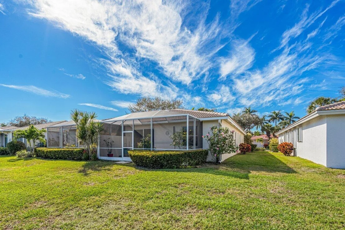 Photo of 9648 Crescent View Drive N