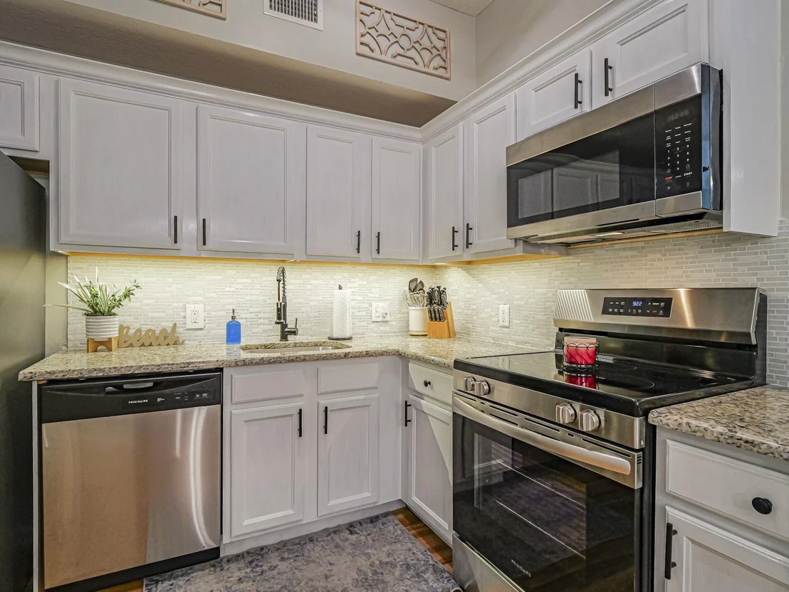Photo of Unit 103 at 536 7TH Square