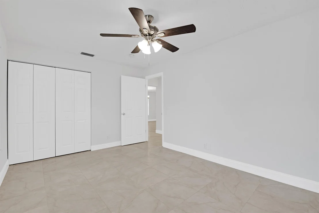Photo of 891 Worcester Lane