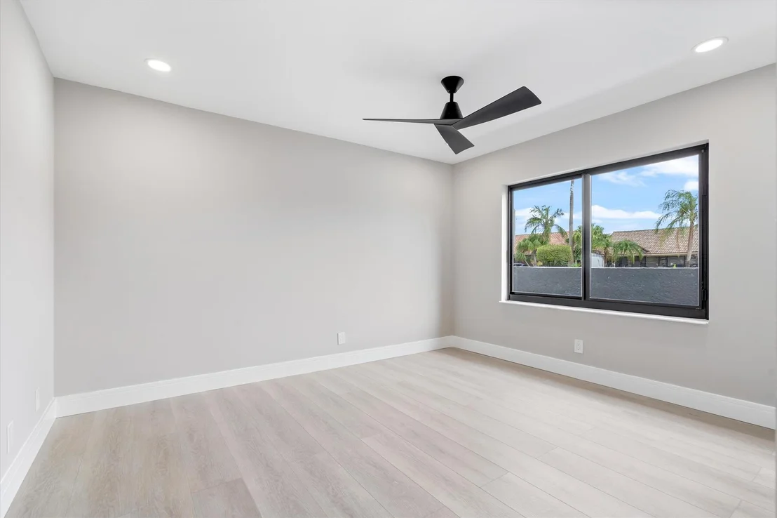Photo of 9471 Sun Pointe Drive