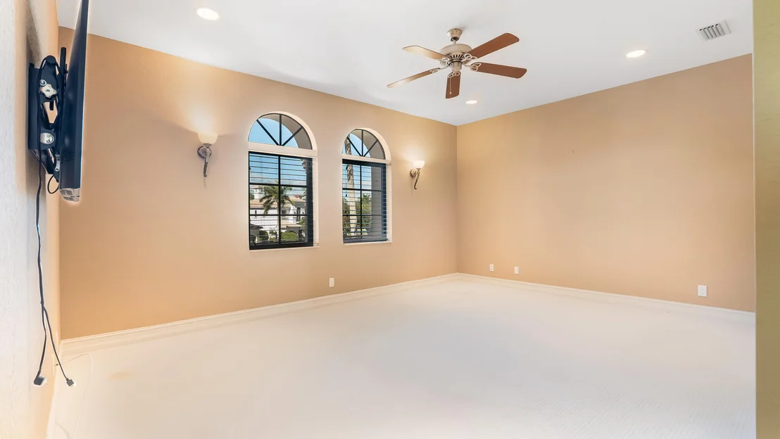 Photo of 17602 Middle Lake Drive