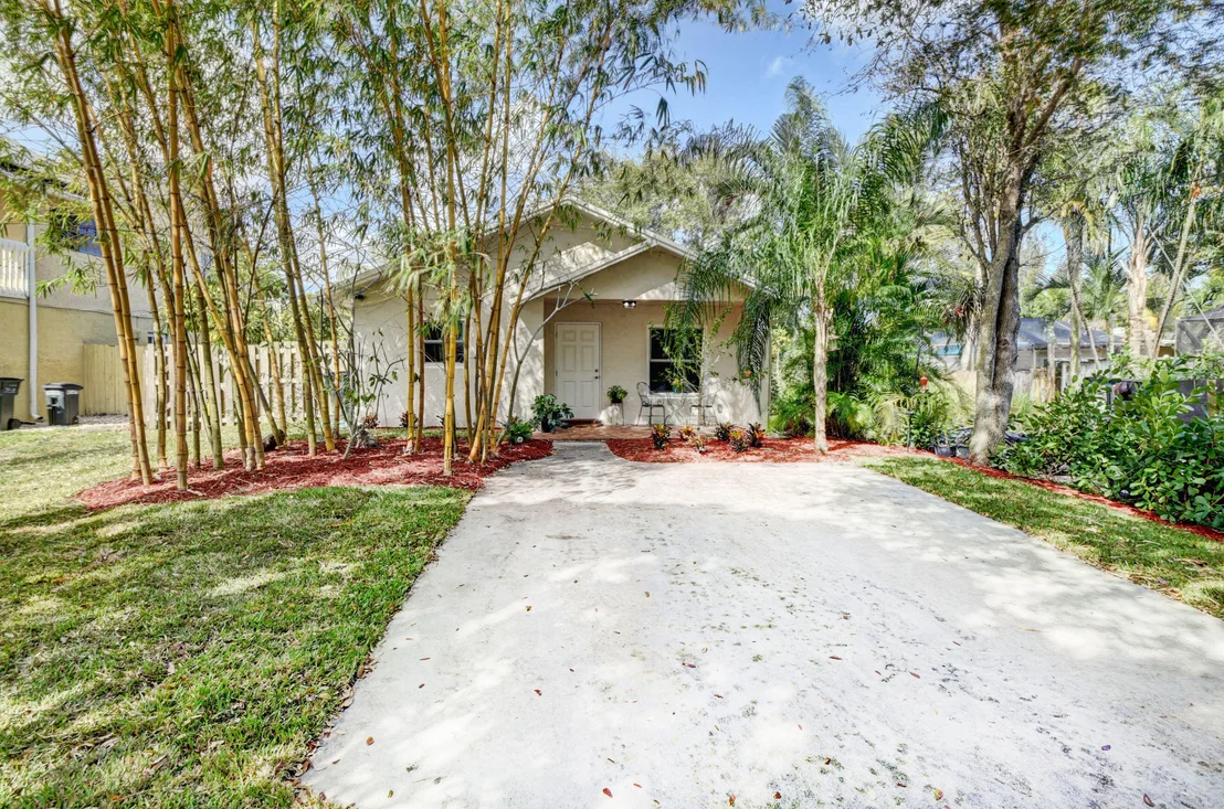 Photo of 4817 Lincoln Road