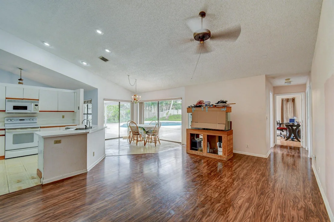 Photo of 5822 Sun Pointe Circle