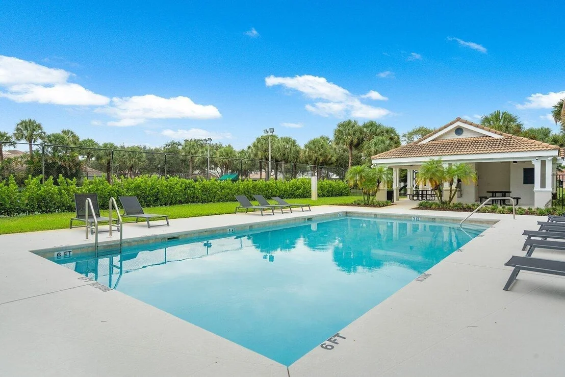 Photo of 583 Canoe Point