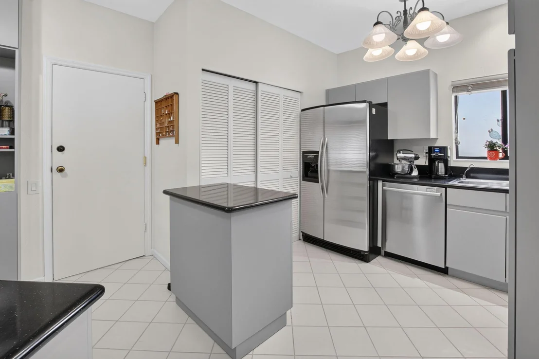 Photo of 21692 Cromwell Circle