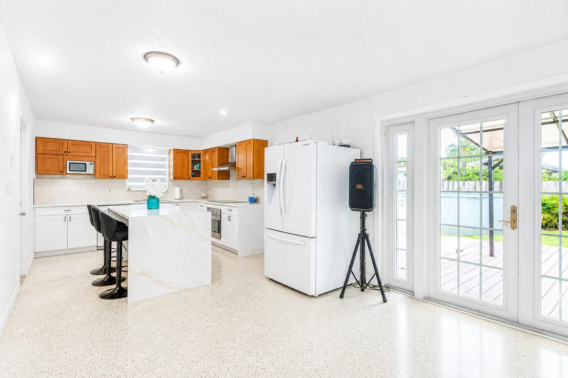Photo of 2395 Edgewater Drive