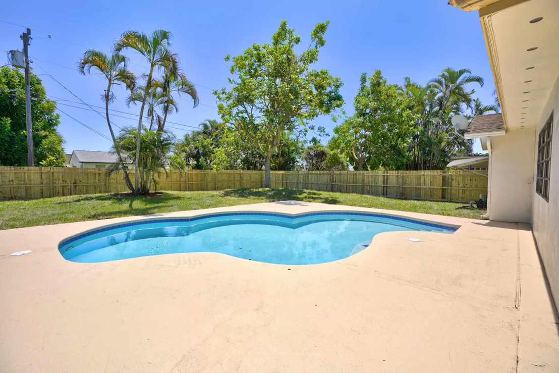 Photo of 8602 Sunset Drive