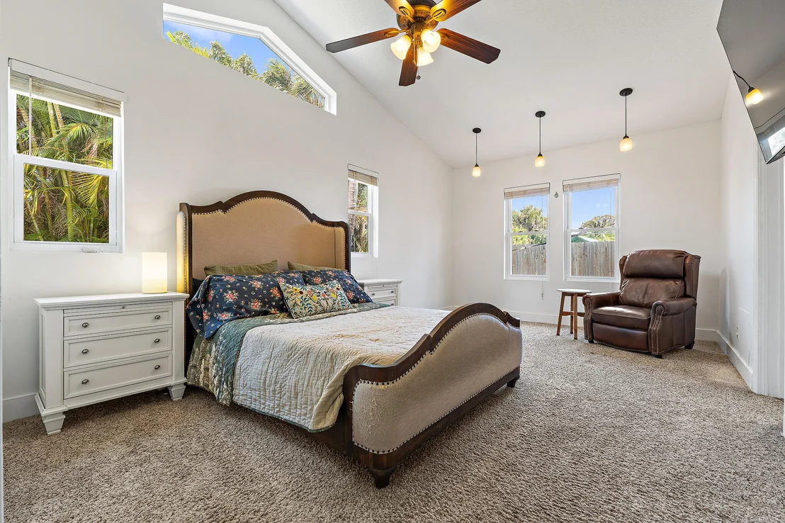 Photo of 715 Warren Drive