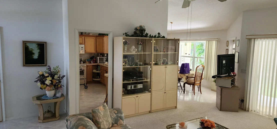 Photo of 602 N Weldwood Road N