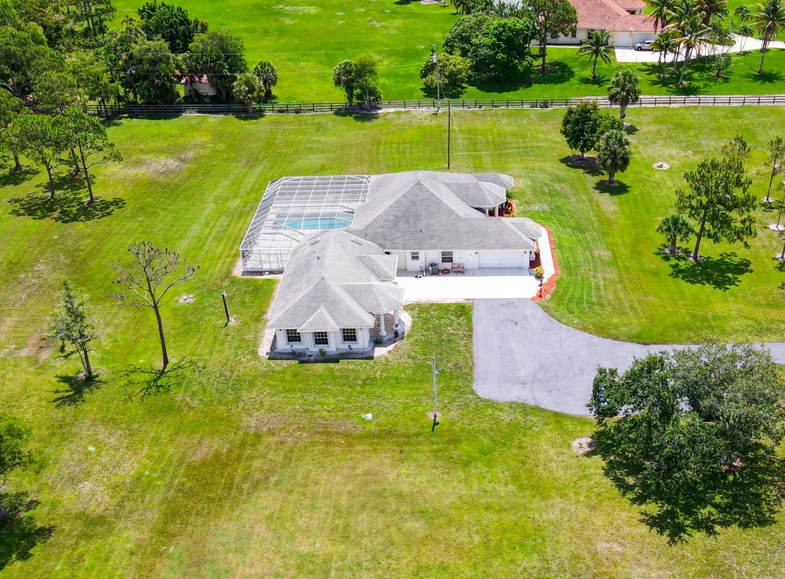 Photo of 17467 Fox Trail Lane