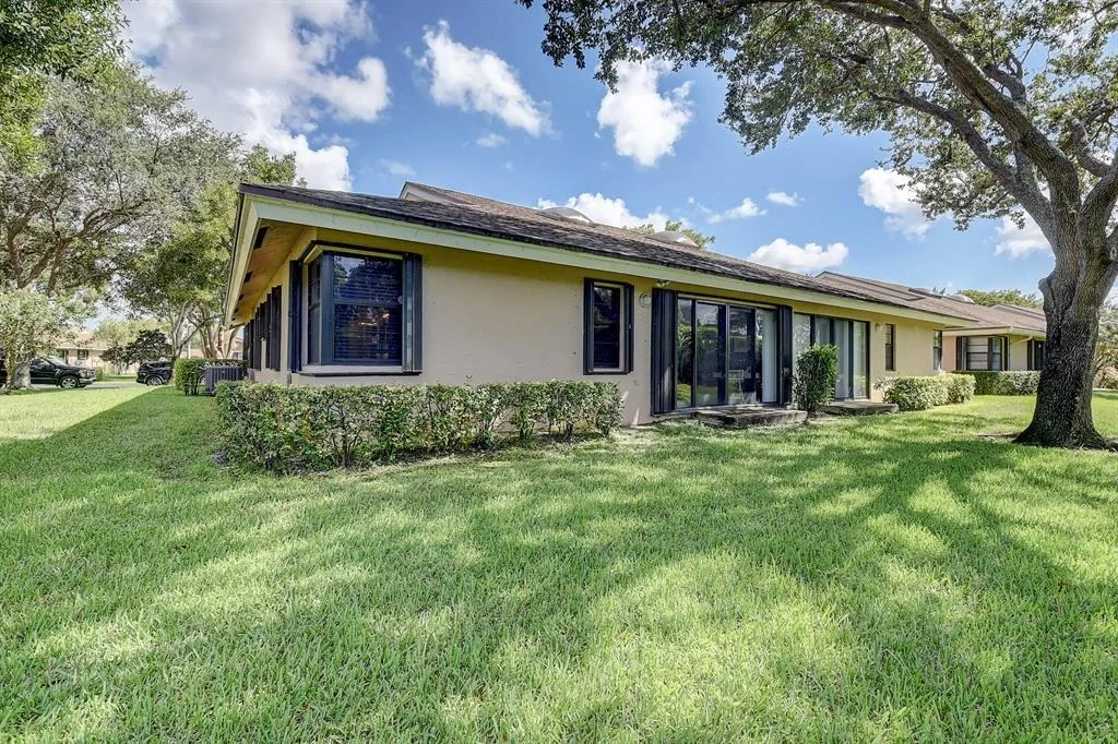 Photo of 8263 Springlake Drive