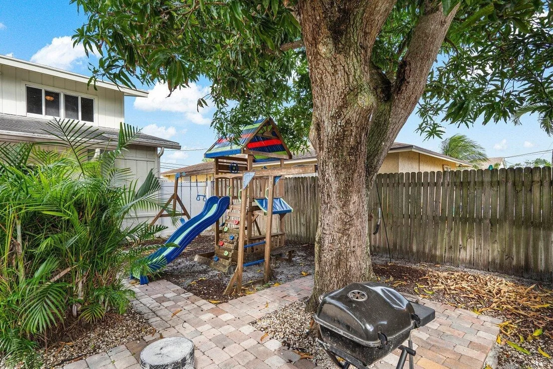 Photo of 2732 Northside Drive