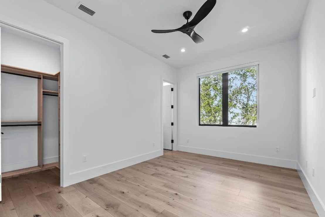 Photo of 3445 Harbor Road N