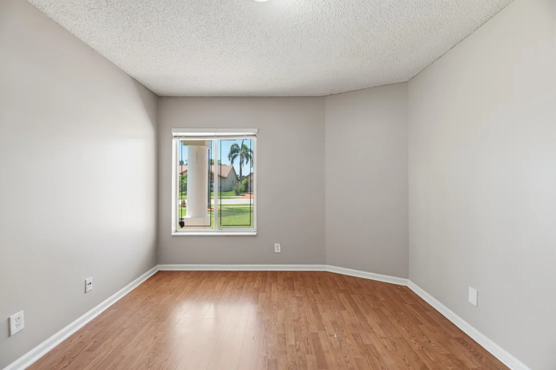 Photo of 5233 Rosen Boulevard