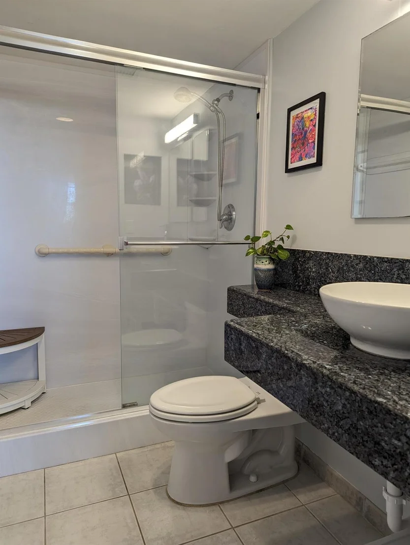 Photo of Unit UNIT405 at 2829 Florida Boulevard