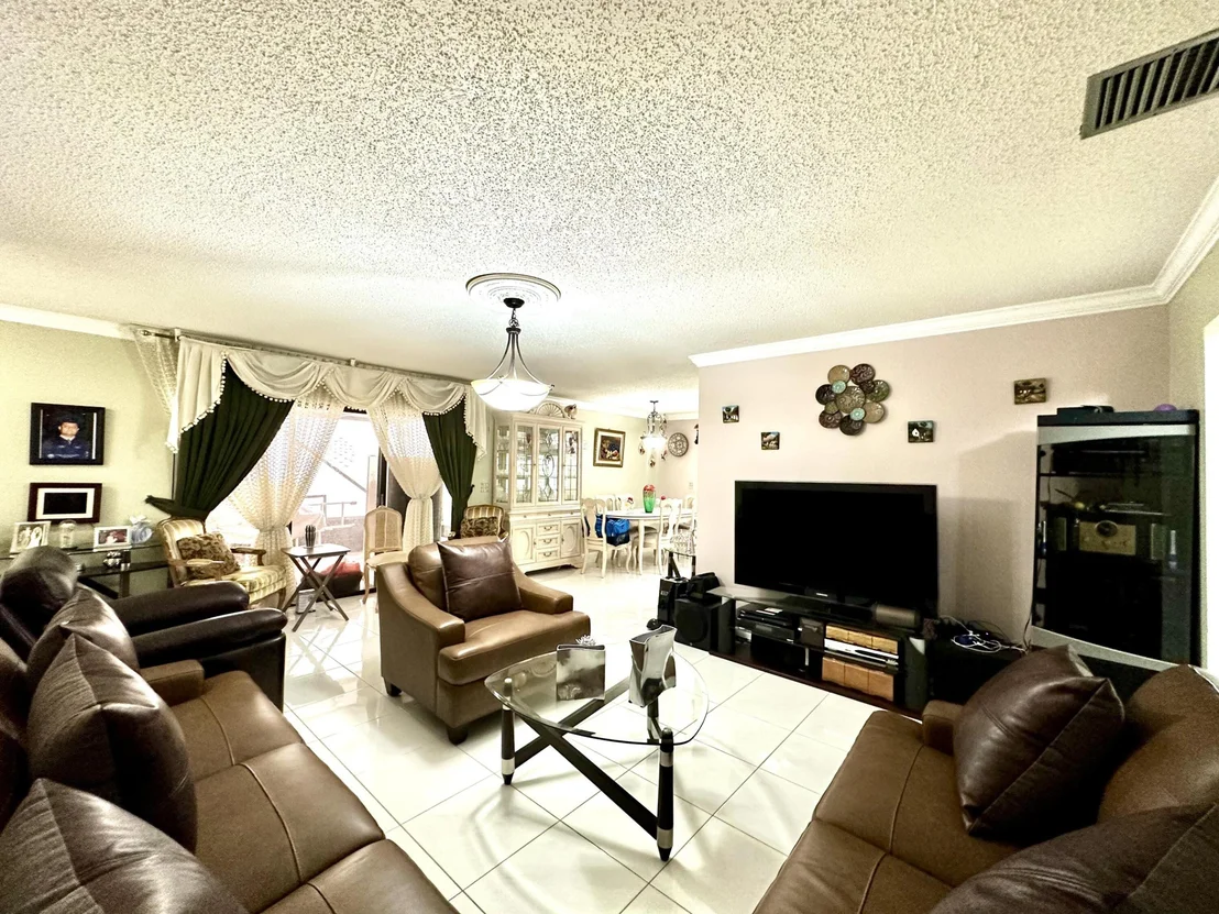 Photo of 5254 Mirror Lakes Boulevard