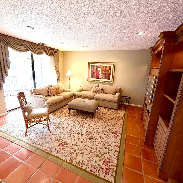 Photo of Unit D at 22 Eastgate Drive