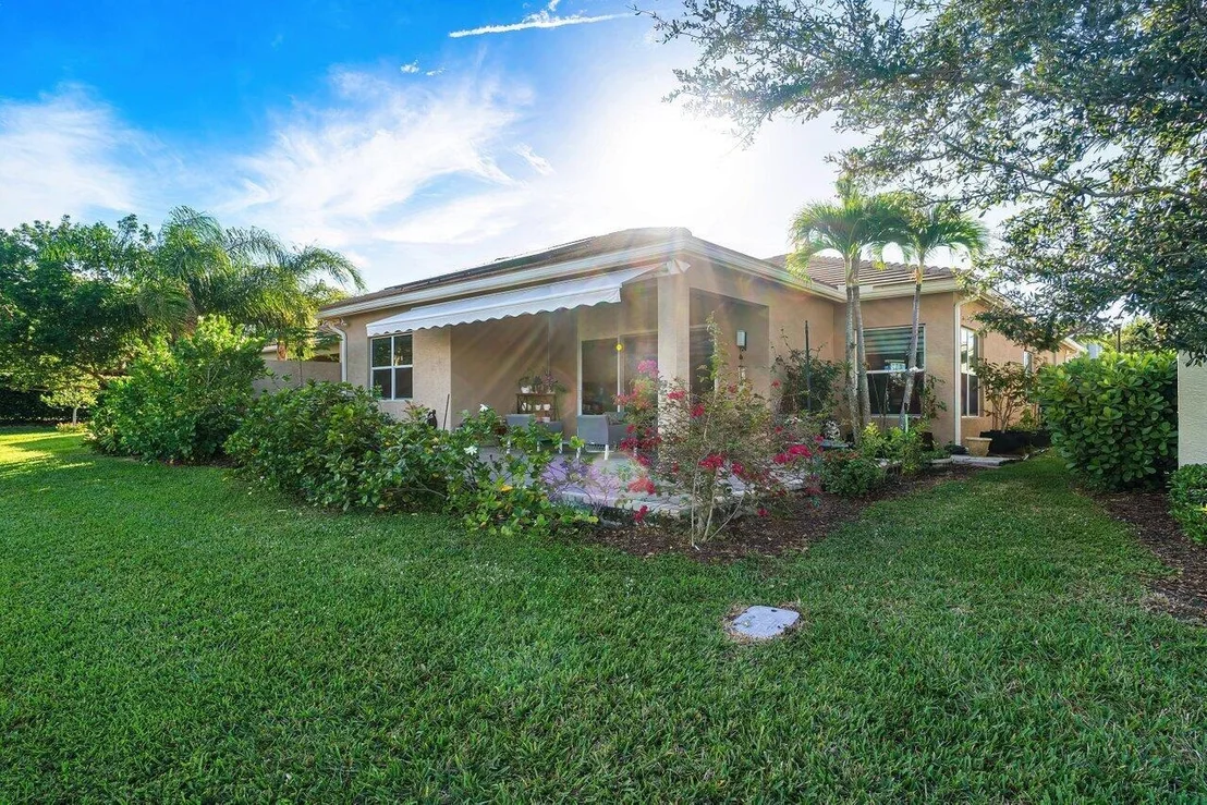 Photo of 15434 Blue River Road
