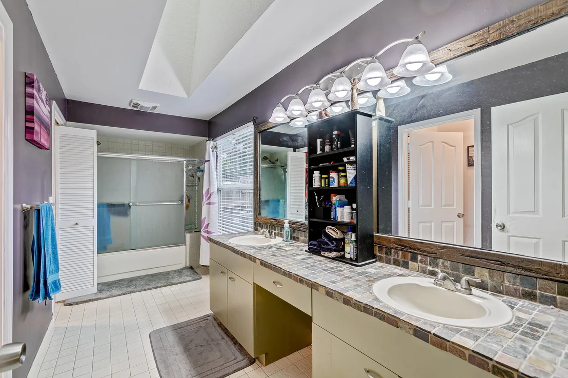 Photo of 1006 Center Street