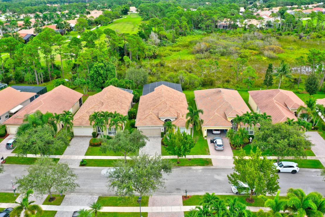 Photo of 6904 SE Twin Oaks Circle