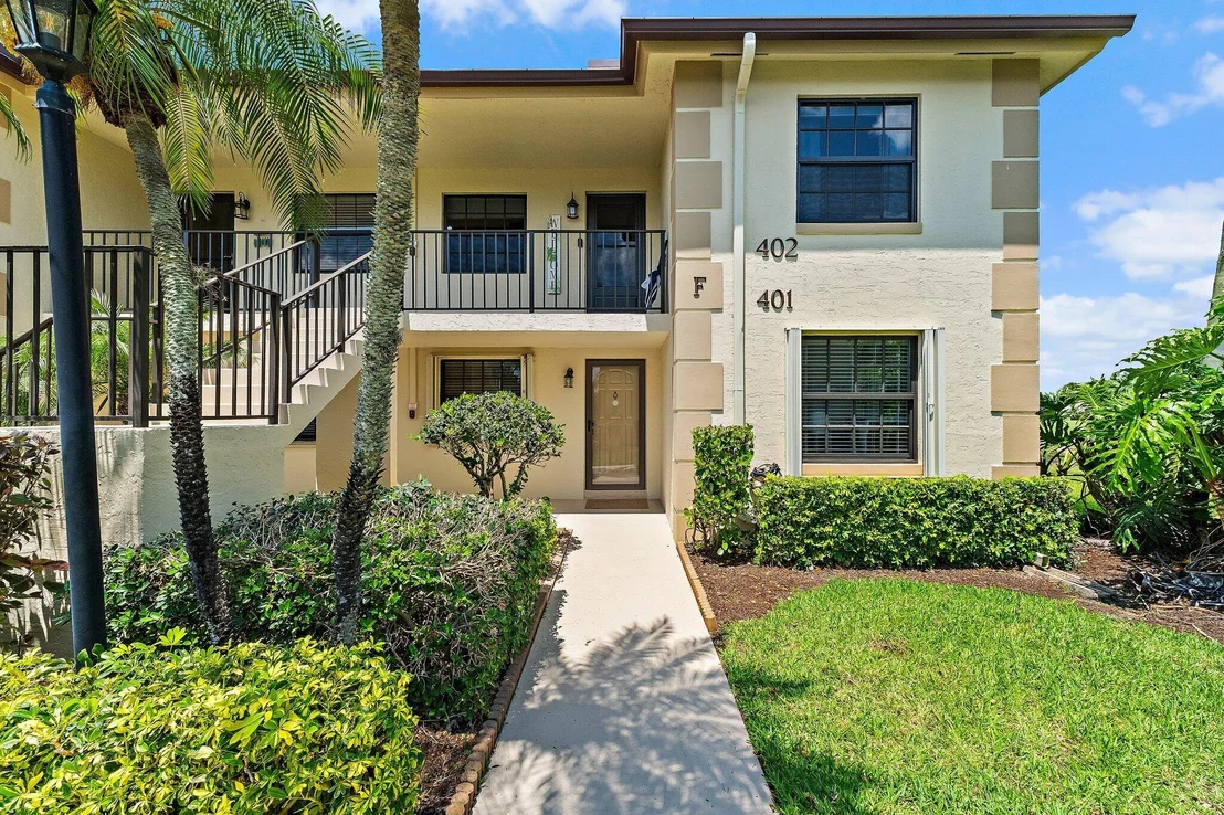 Photo of Unit F at 401 Pinecrest Circle