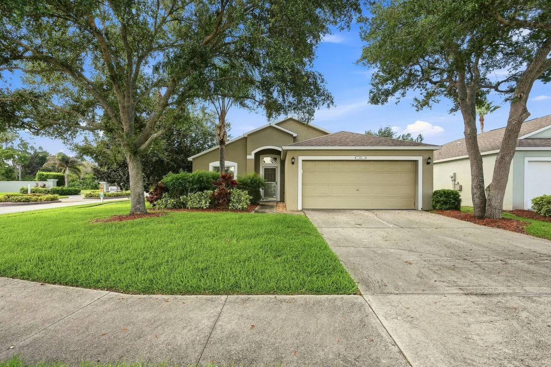 Photo of 815 Greenleaf Circle