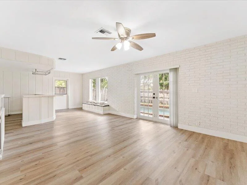 Photo of 311 W Sample Road