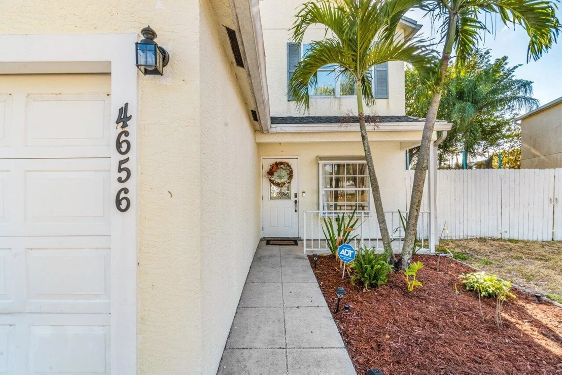 Photo of 4656 Lakeside Circle