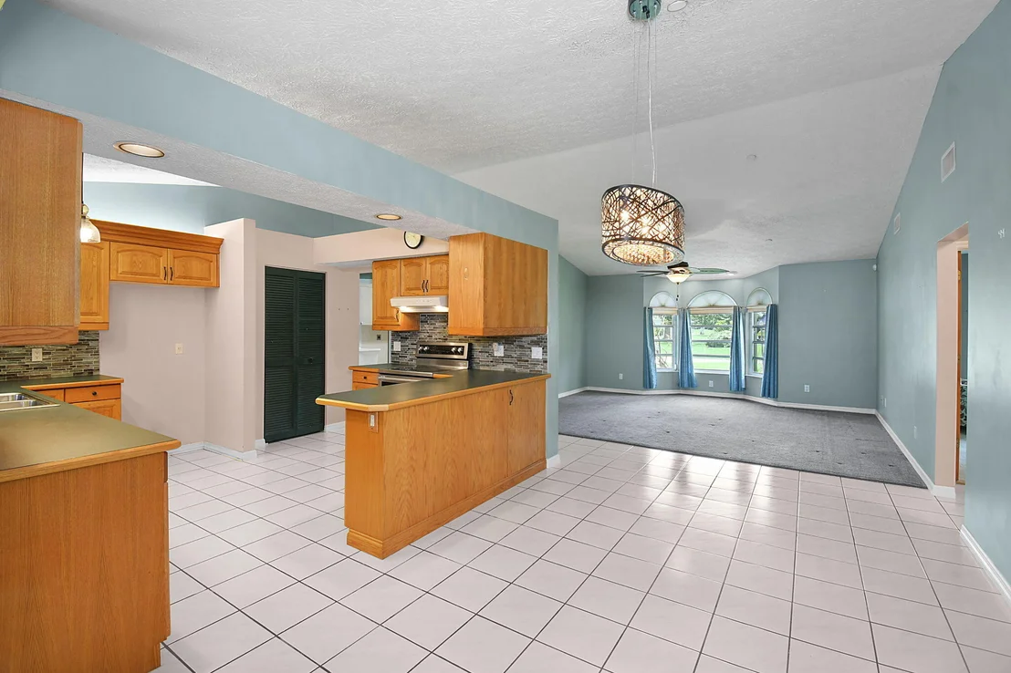 Photo of 895 SE Waterside Way