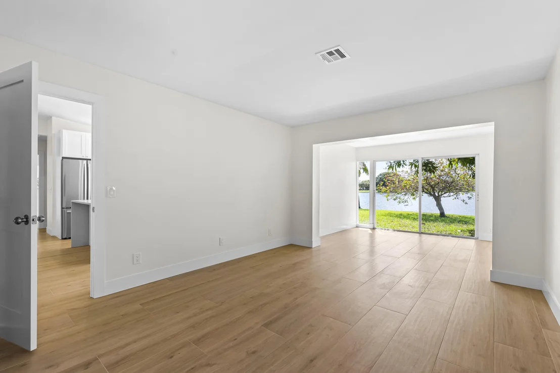 Photo of 302 Riverside Drive