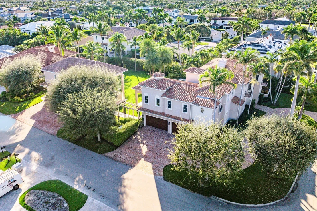 Photo of 384 Royal Palm Way