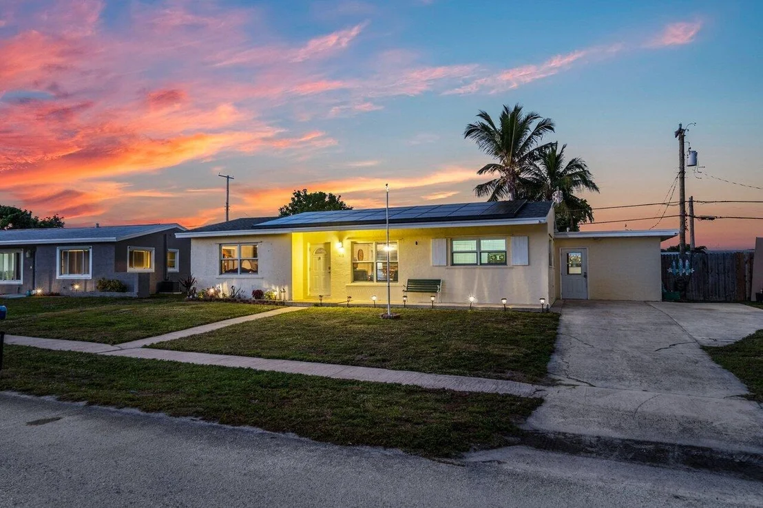 Photo of 1413 Crest Drive