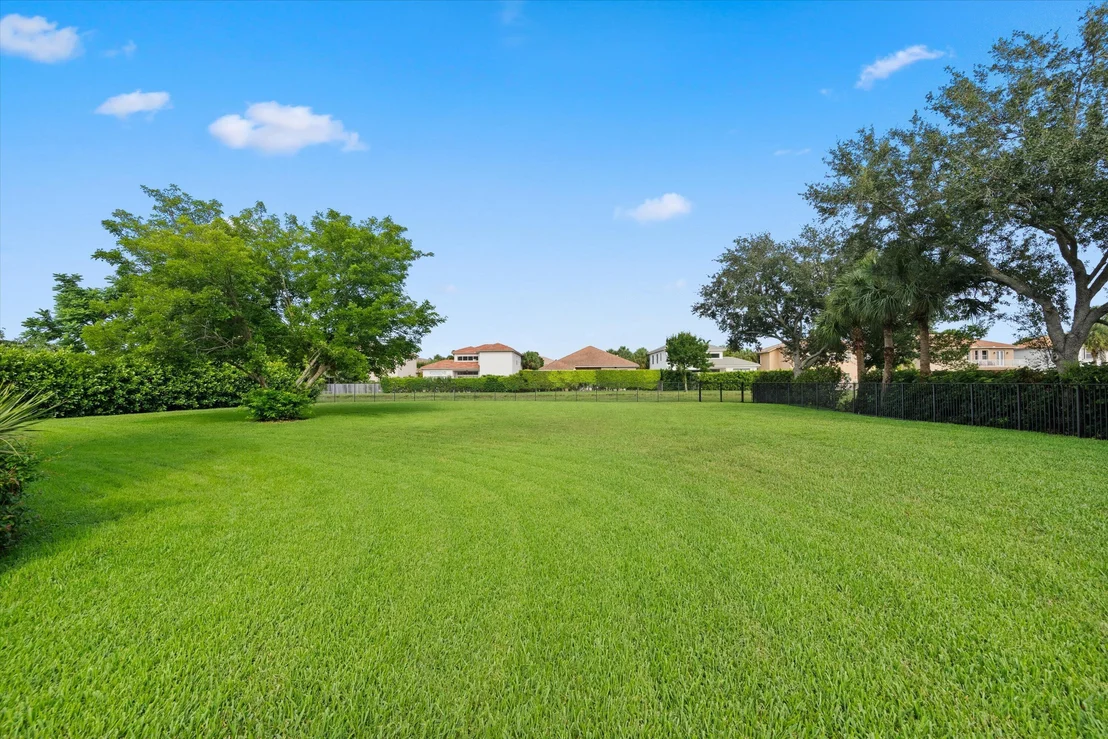 Photo of 1215 Creekside Drive