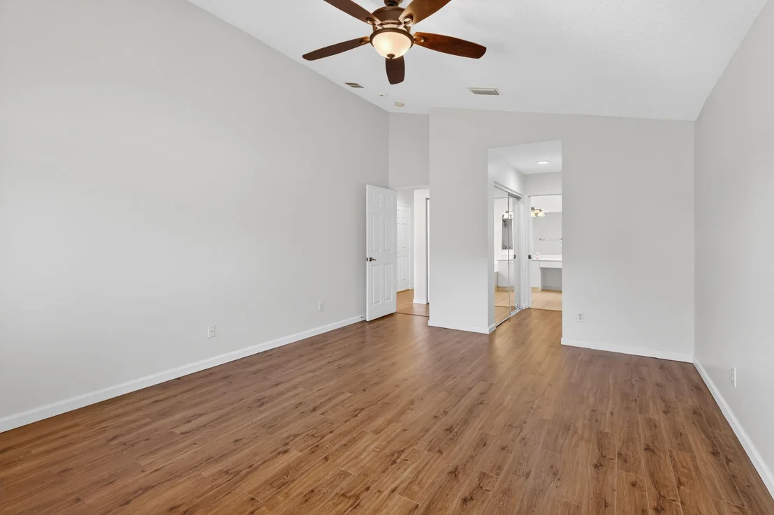 Photo of 1021 SE WESTMINSTER Place