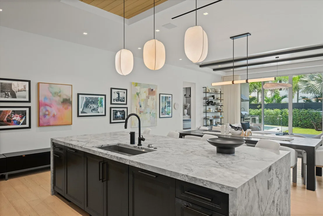Photo of 745 Park Drive W