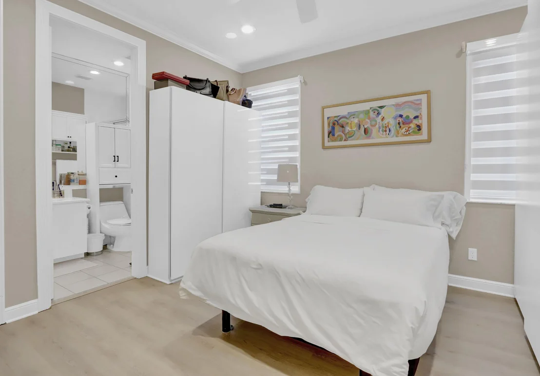Photo of 4035 Avalon Pointe Drive