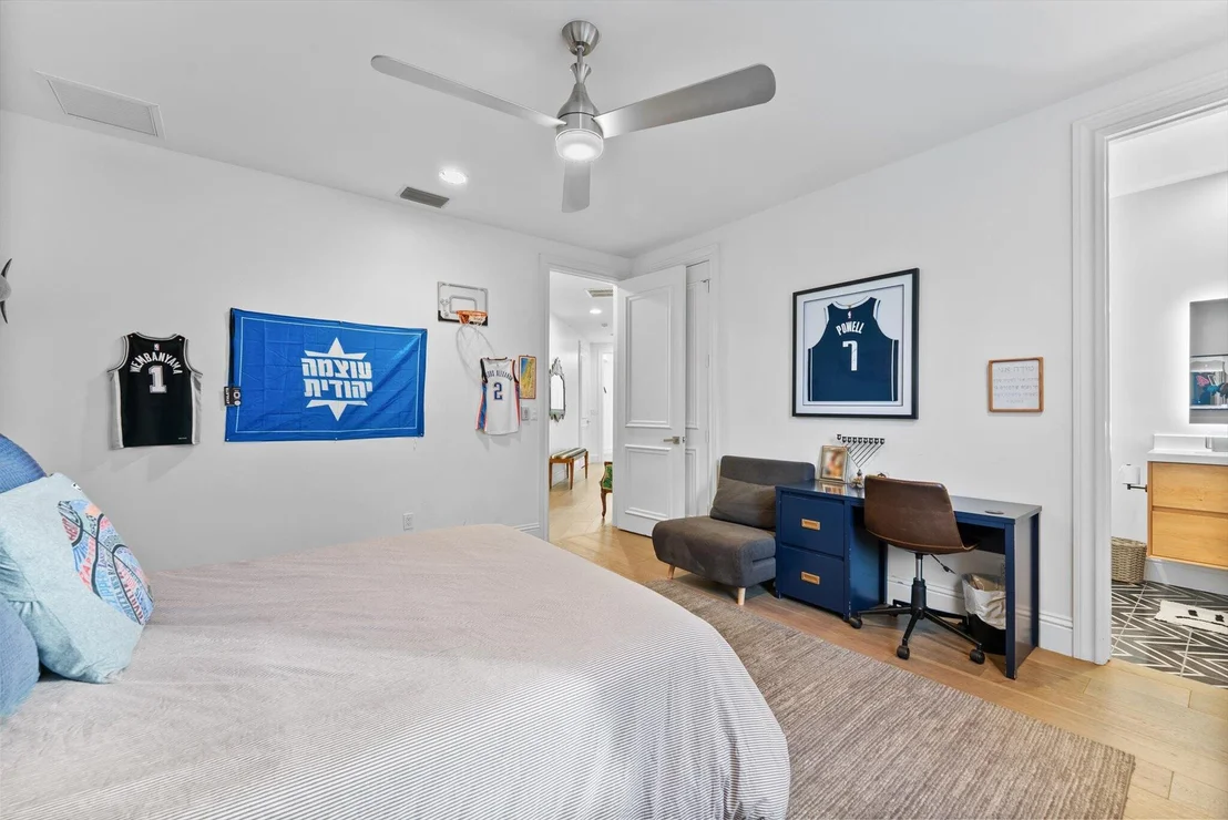 Photo of 7955 Mandarin Drive