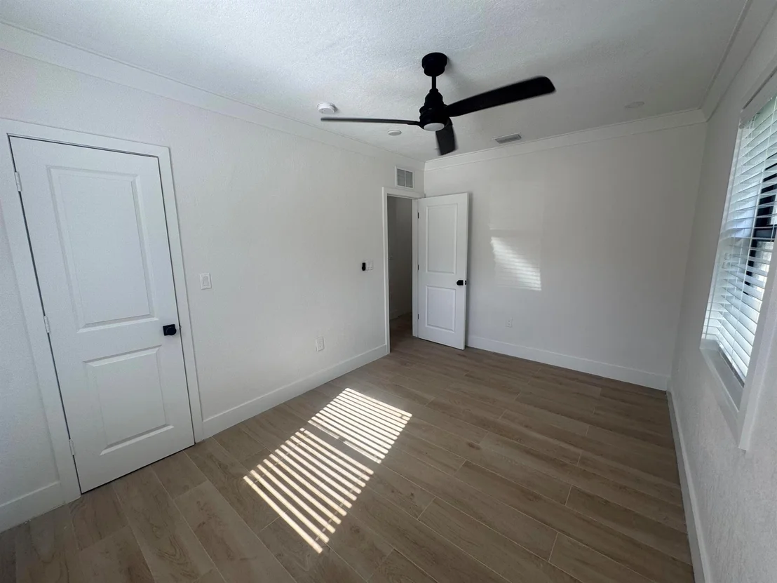 Photo of 3015 Robert Road