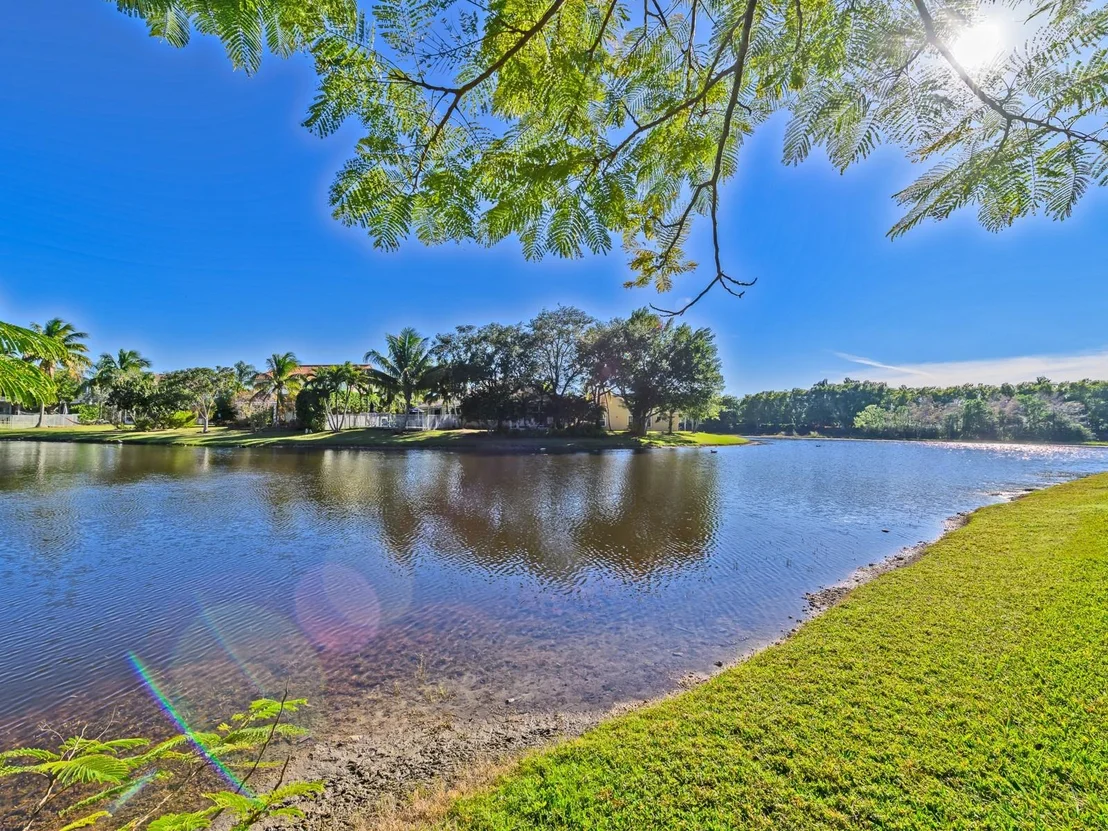 Photo of 820 Savannah Falls Drive