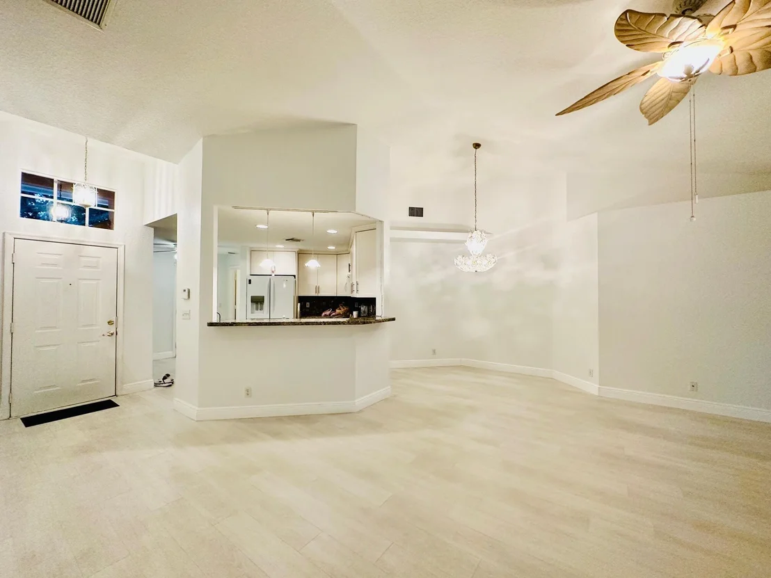 Photo of 5385 Grande Palm Circle